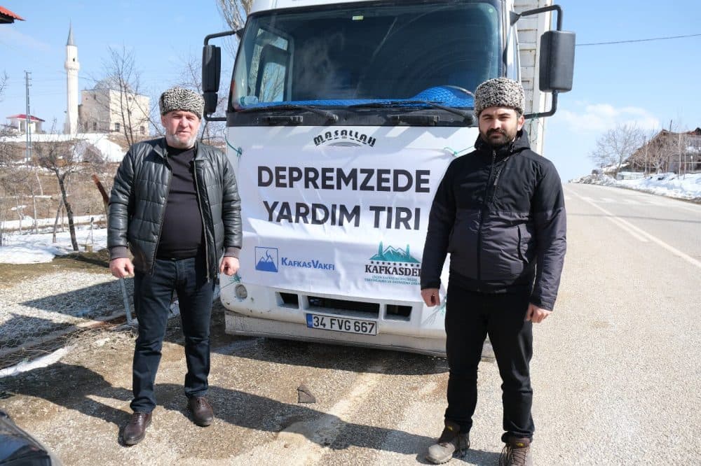 Deprem bölgesine yardımları ulaştırmaya devam ediyoruz.
