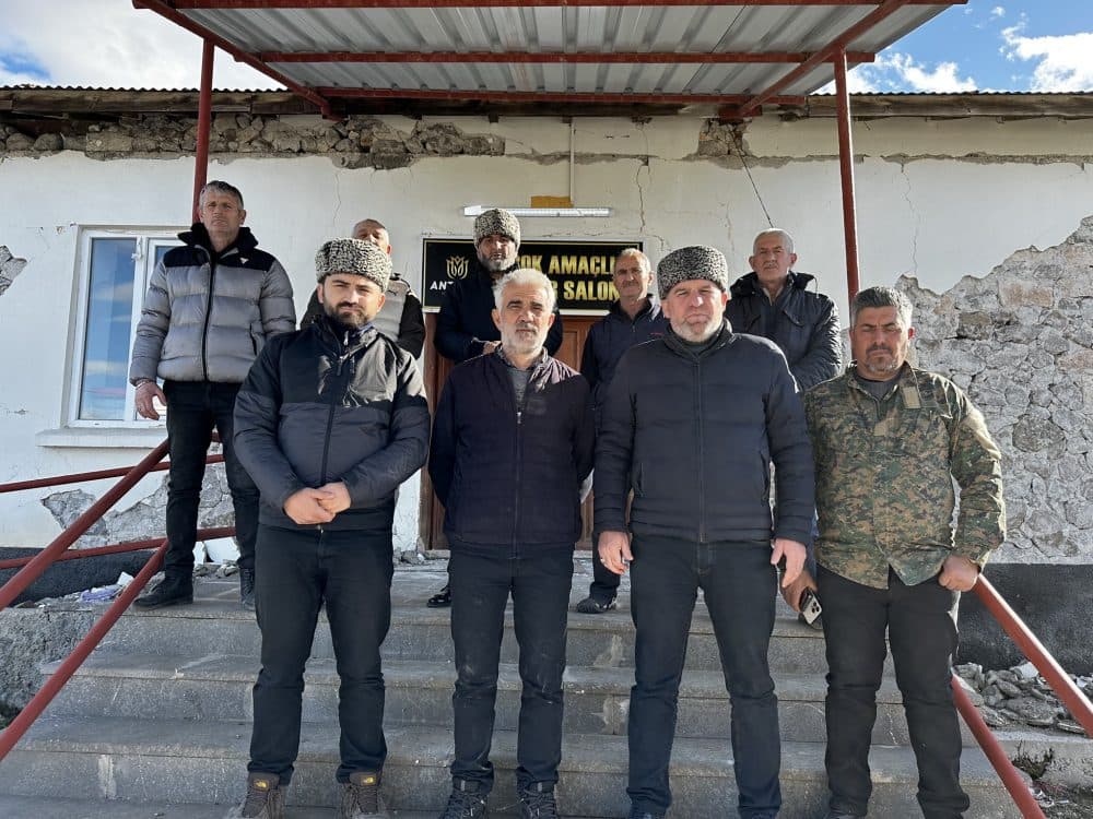 Kumanya yardımlarını ihtiyaç sahibi depremzedelere ulaştırdık