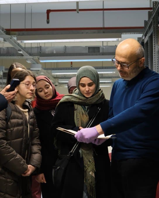 “Gençlerin Dijital Becerileri ile Geleceğe Aktarımı” Projesi Kapsamında Osmanlı Arşivi’ne Eğitim Gezisi