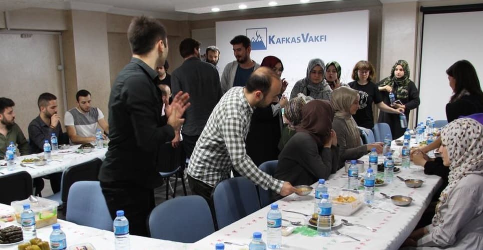 Kafkas Vakfı Gençlik İftarından Kareler