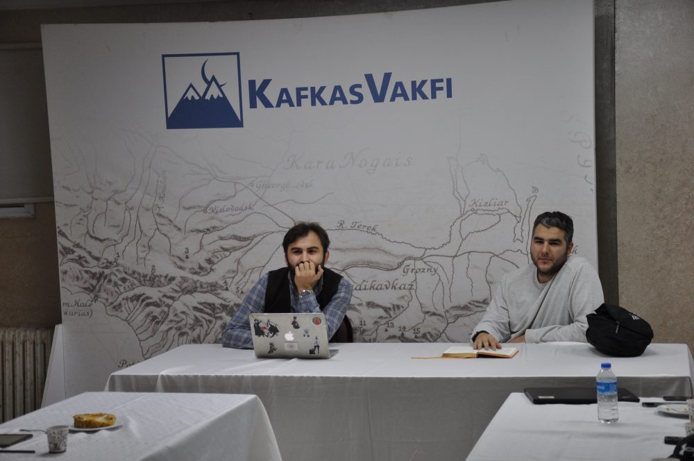 Kafkasya Okumaları 4. Oturumunda Yılmaz Nevruz'un kaleme aldığı “İmam Şeyh Mansur'un Liderliğinde Kafkasya'da Milli Birlik Hareketi ve Rus İstilasına Karşıİlk Bağımsızlık Savaşı” başlıklı makalesini okuduk.Okuma programımız her hafta Çarşamba günü akşam vakıf merkezimizde gerçekleşmektedir.